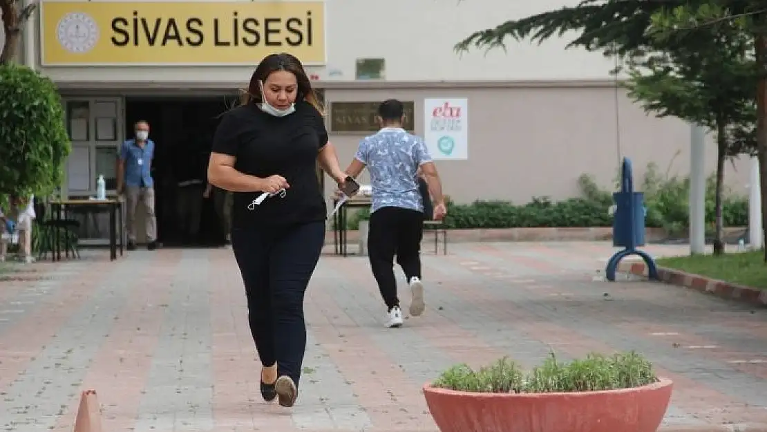 'AYT sınavında son dakika koşusu'