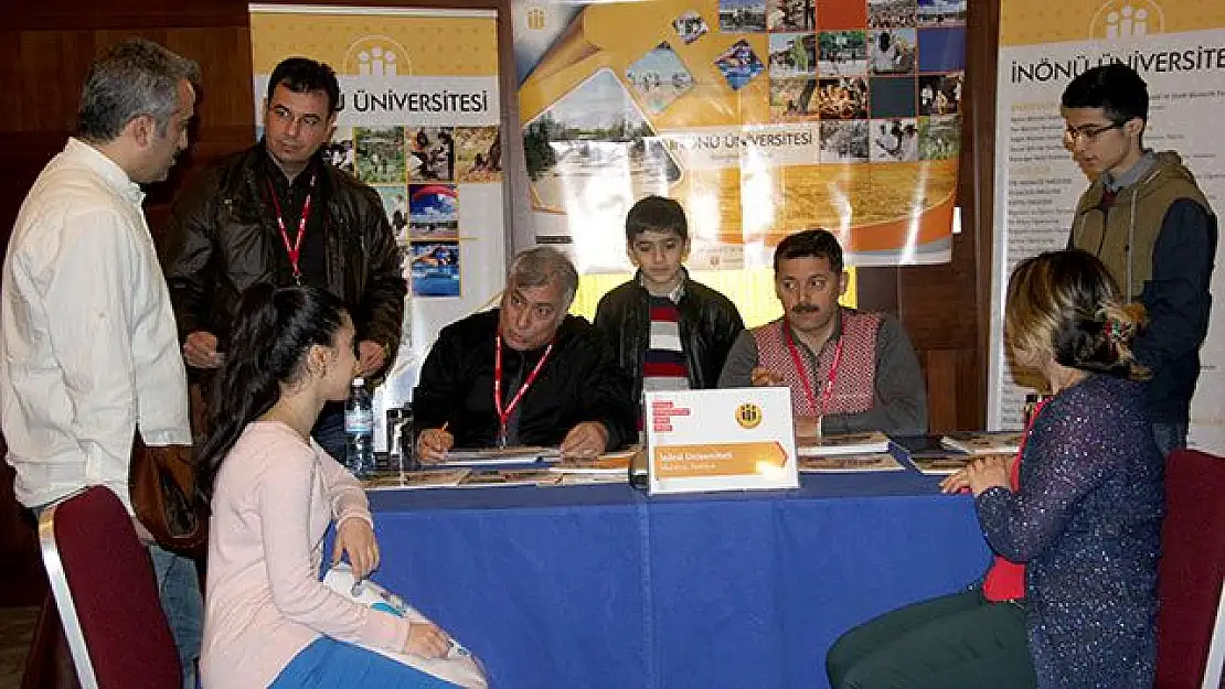 İnönü Üniversitesi, Azerbaycan´daki Eğitim Fuarına Katıldı