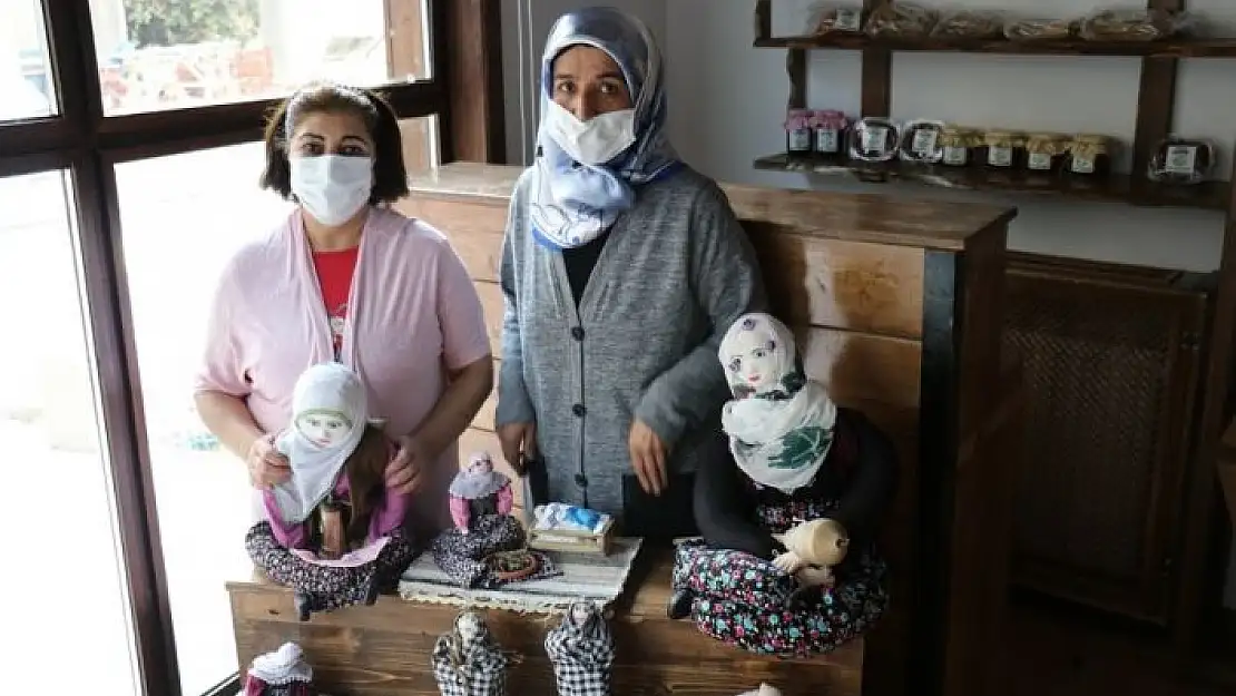 '''Azet Bacı ve Hamdi Dayı'' Barbie bebeğe karşı'