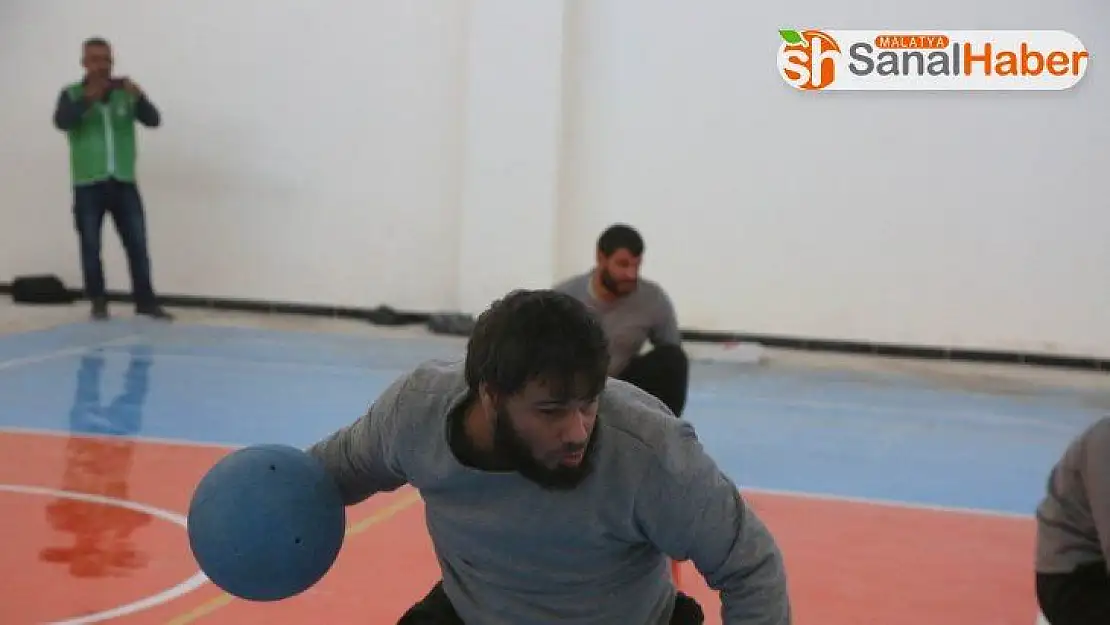 Azez'de görme engelliler için futbol turnuvası