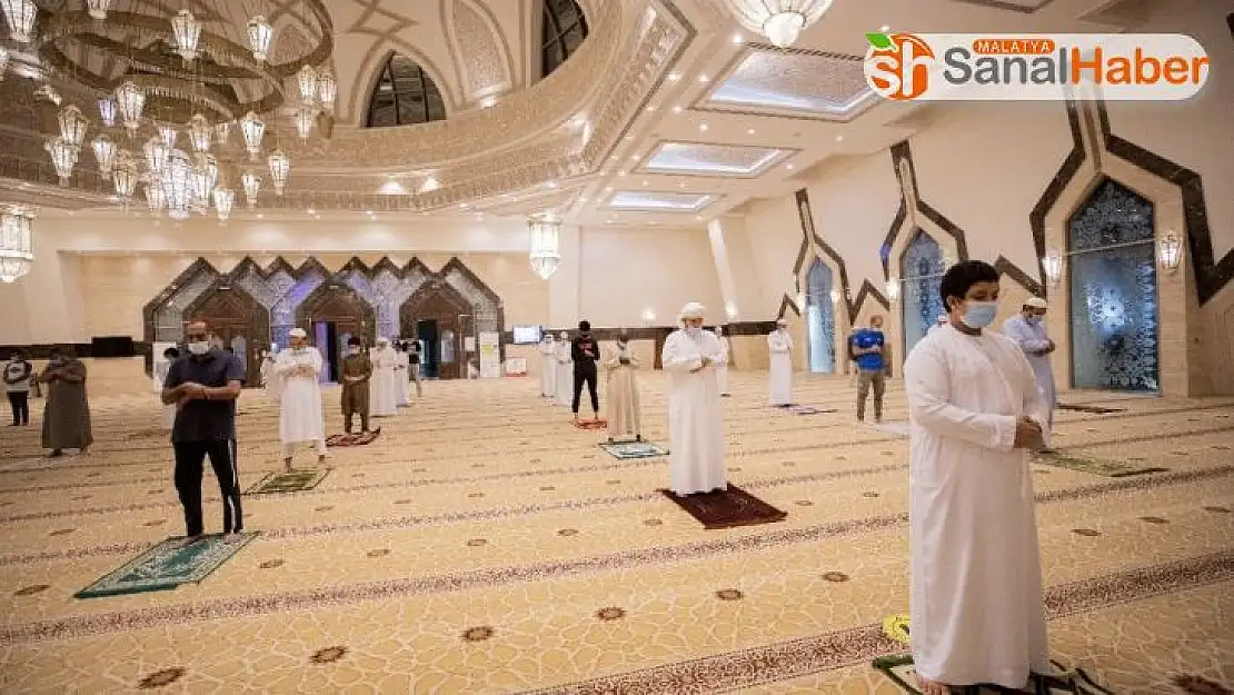 BAE'de 106 gün sonra camiler açıldı