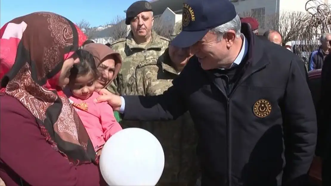 'Bakan Akar, konteyner kentteki Kore gazisinin isteğini yerine getirdi'