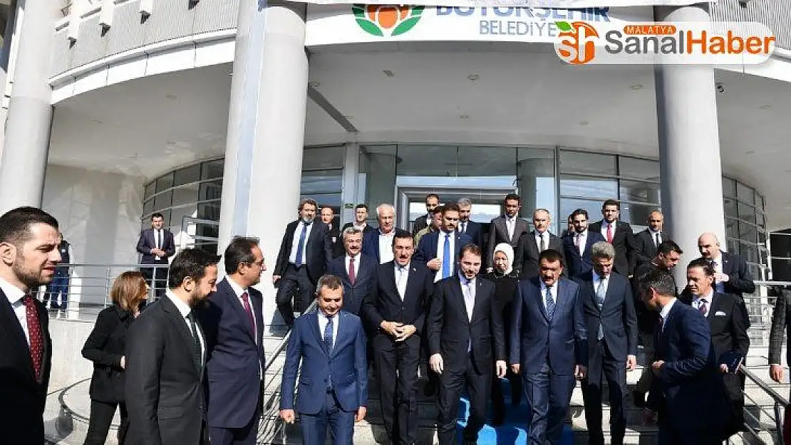 Bakan Albayrak, Malatya Büyükşehir Belediyesini  ziyaret etti