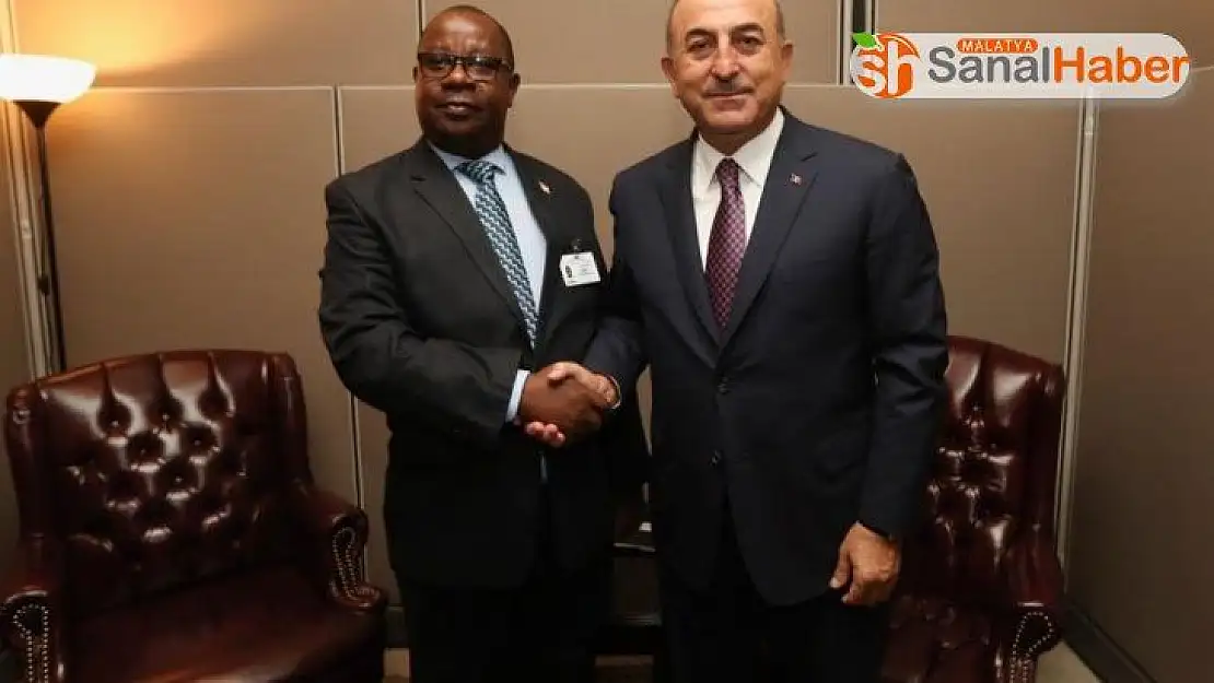 Bakan Çavuşoğlu, Burindili mevkidaşı ile görüştü