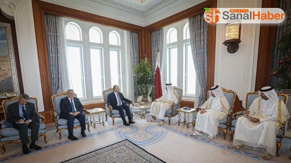 Bakan Çavuşoğlu, Katar Emiri El Sani ile görüştü