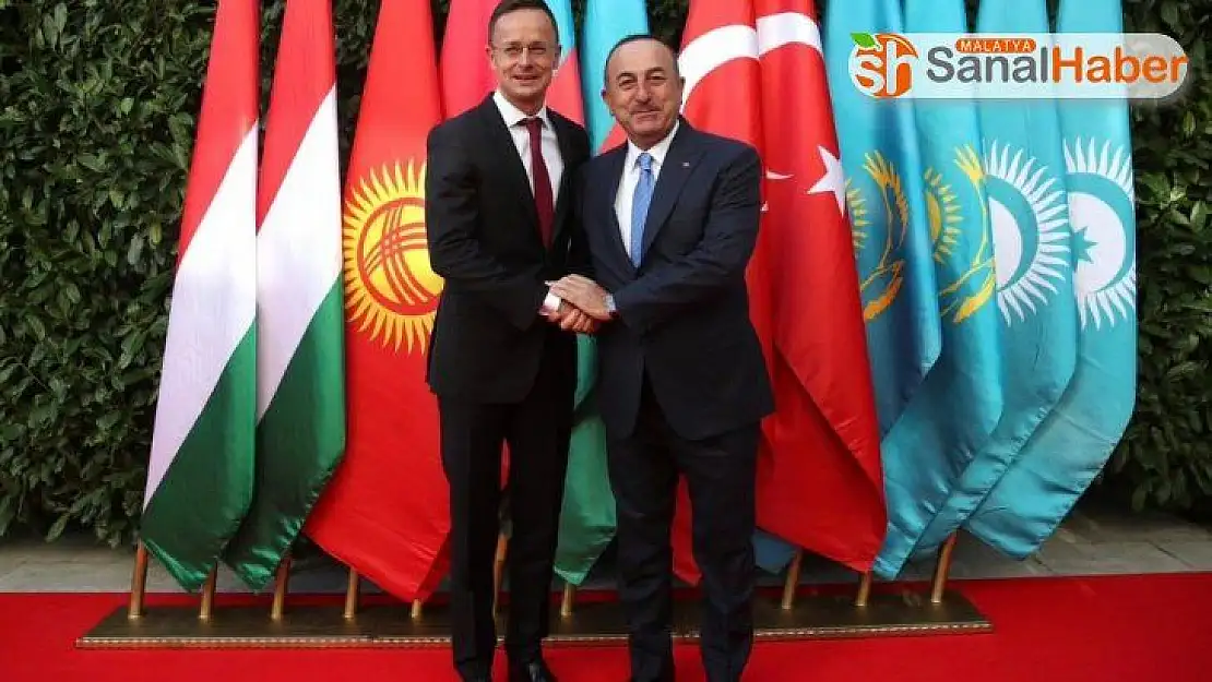 Bakan Çavuşoğlu, Macar mevkidaşı Szijjarto ile görüştü