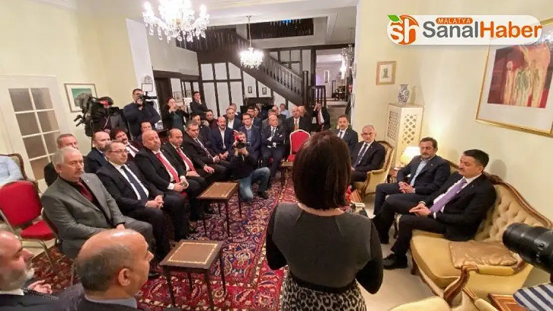 Bakan Pakdemirli, Türk iş adamlarıyla bir araya geldi