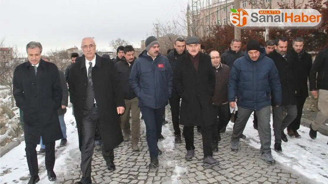 Bakan Soylu ve Kurum, tarihi Harput Mahallesi'nde incelemede bulundu