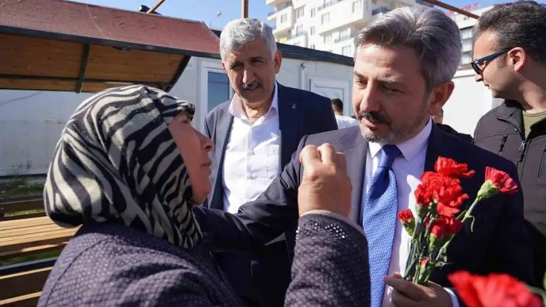 'Bakan Yardımcısı Aydın, deprem mağduru kadınları unutmadı'