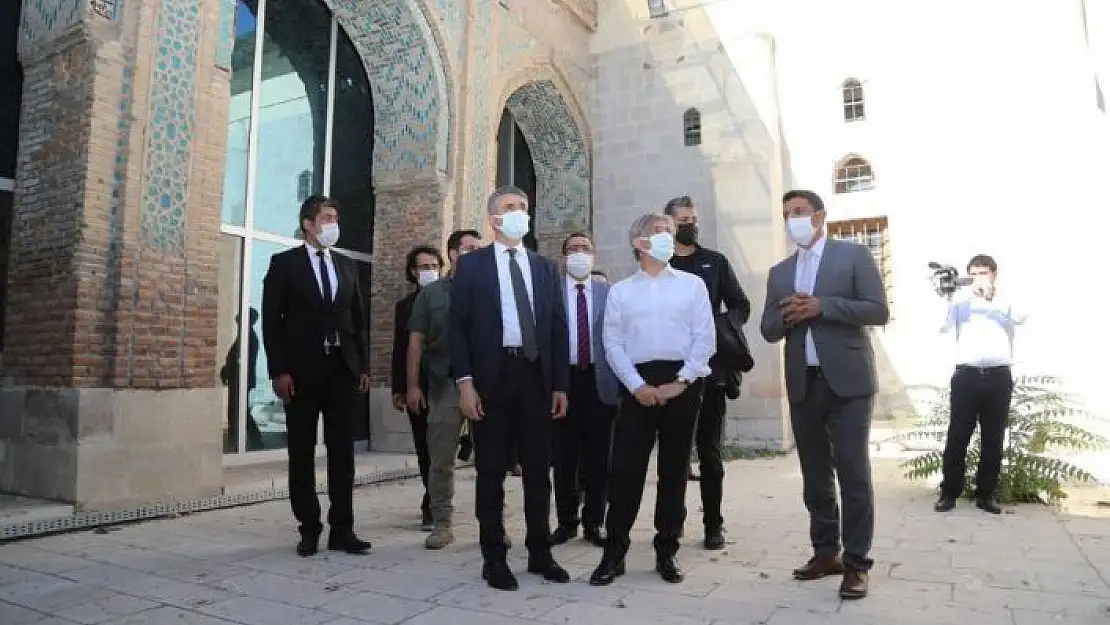 'Bakan Yardımcısı Demircan, Battalgazi´deki tarihi yerleri inceledi'