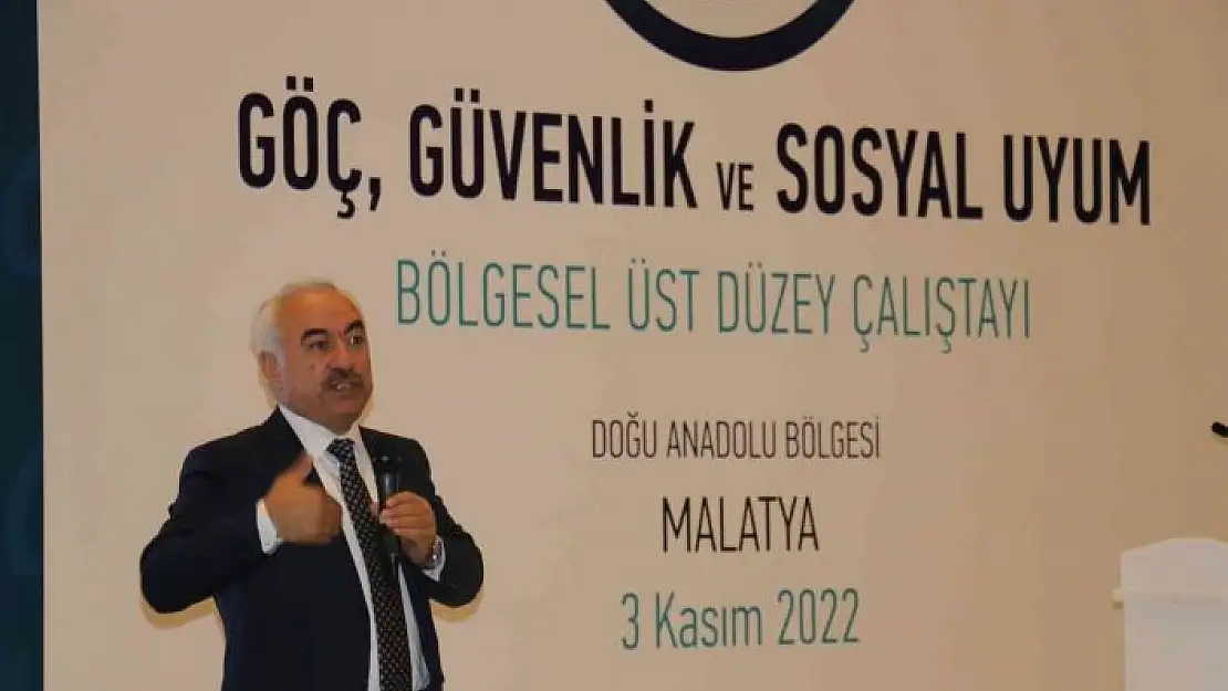 'Bakan Yardımcısı Ersoy: ''Biz, birilerinin yaptığı gibi Ege Denizi´nde botlarını şişleyip, çocukları soğuk sularda ölüme mahkum edemezdik'''