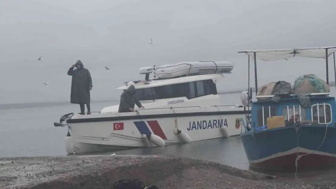 'Balık tutmak için ağları gerdirirken tekneden düşüp suda kayboldu'