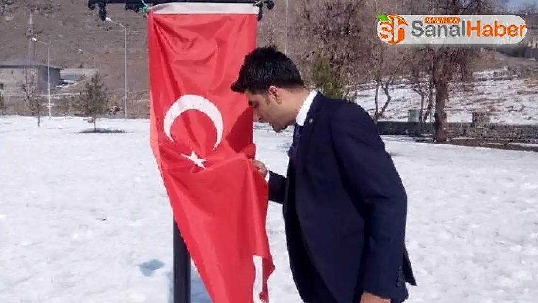 Her Mehmet bir bayrak