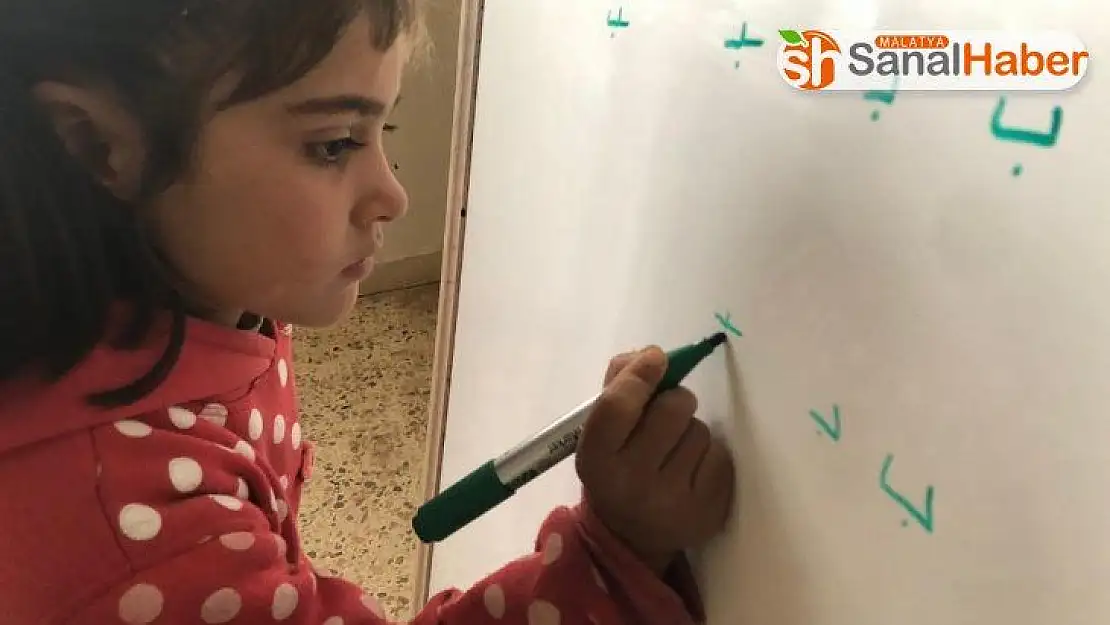 Barış Pınarı Harekatı ile Tel Abyad ve Resulaynlı 20 bin öğrenci okula başladı