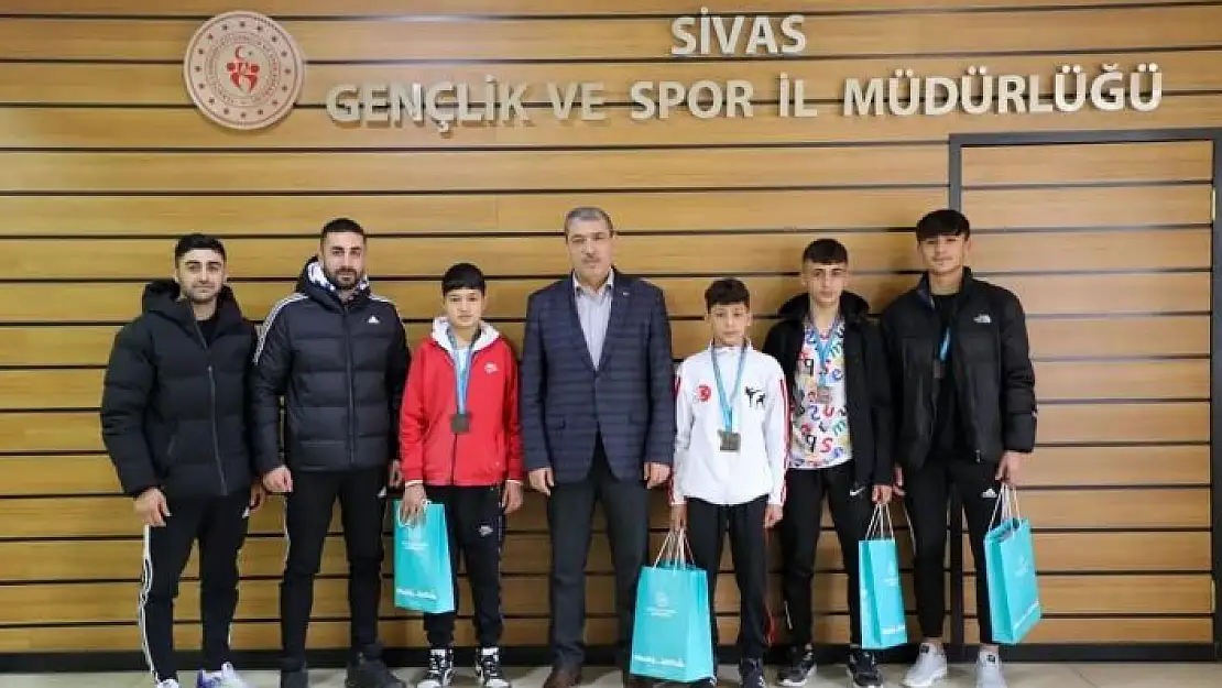 'Başarılı sporcular ödüllendirildi'