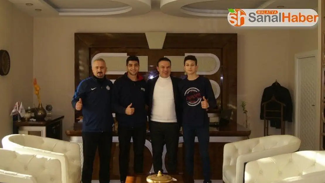Başarılı sporcular tebrik edildi