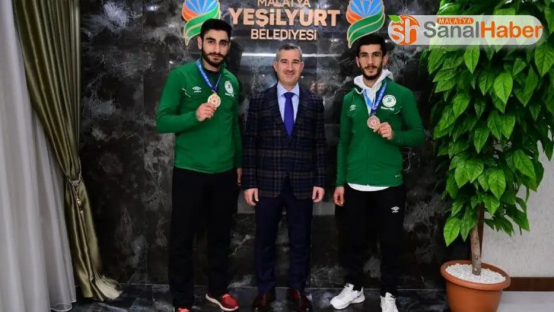 Başkan Çınar, başarılı sporcuları tebrik etti