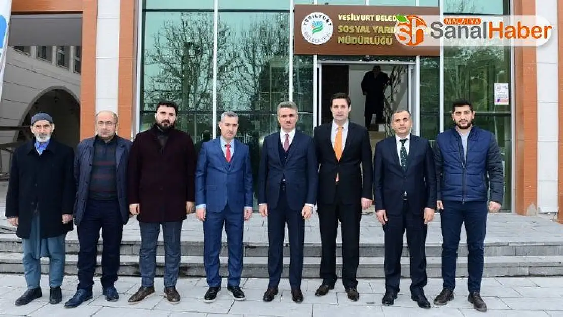 Başkan Çınar, belediye yatırımlarını gezdirdi