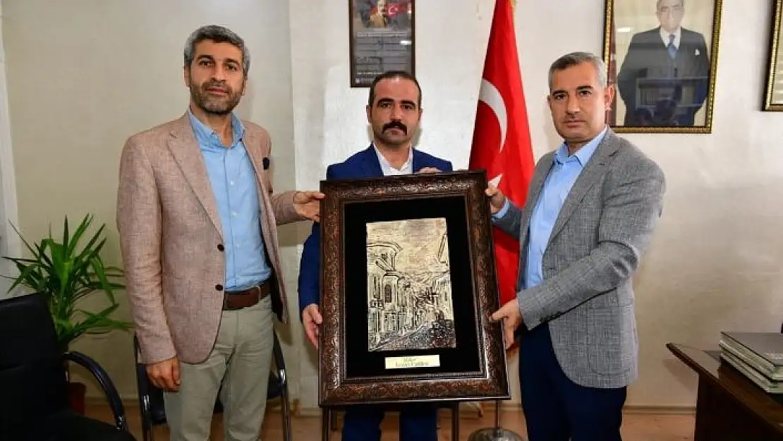 'Başkan Çınar´dan MHP ve Ülkü Ocakları´na ziyaret'