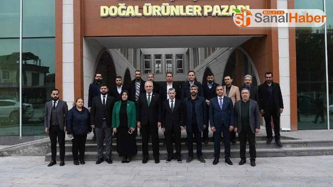 Başkan Çınar Emanet Çarşını inceledi
