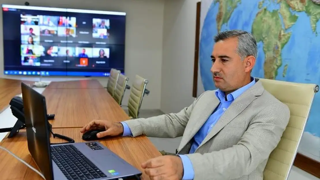 'Başkan Çınar, `Hemşireler Haftası´ programına katıldı'