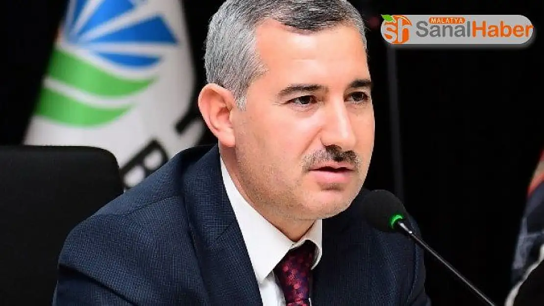 Başkan Çınar ödül için Paris'e gitti