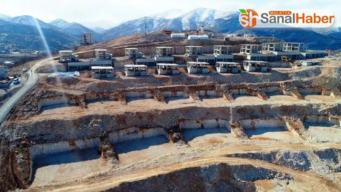 Başkan Çınar, Yeşil Yaka konutlarındaki çalışmaları inceledi