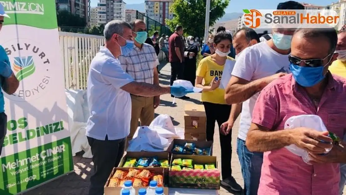 Başkan Çınar, YKS' ye giren öğrencileri yalnız bırakmadı
