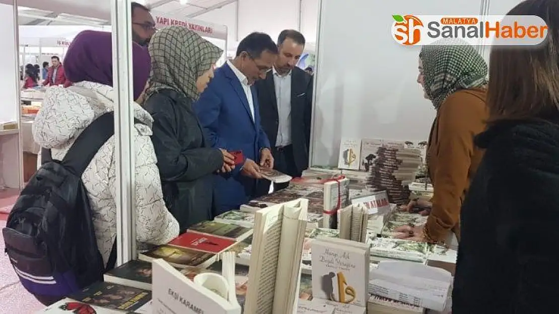 Başkan Dağtekin, kitap günlerini ziyaret etti