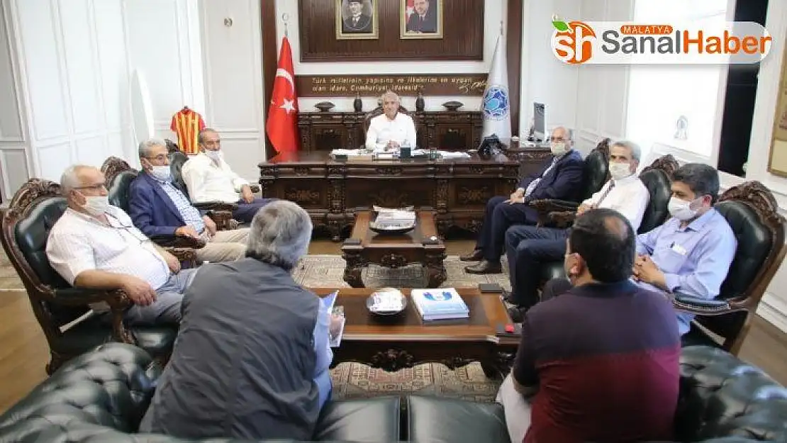 Başkan Güder,  yatırımları muhtarlara anlattı