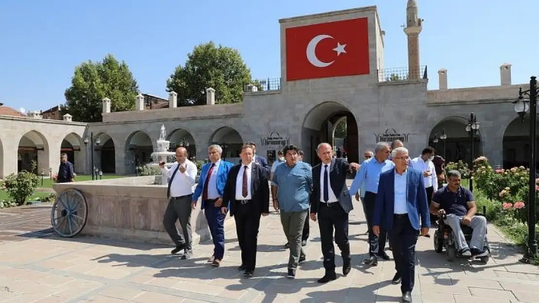 'Başkan Güder, Balıkesir´den gelen misafirleri tarihi mekanlarda ağırladı'