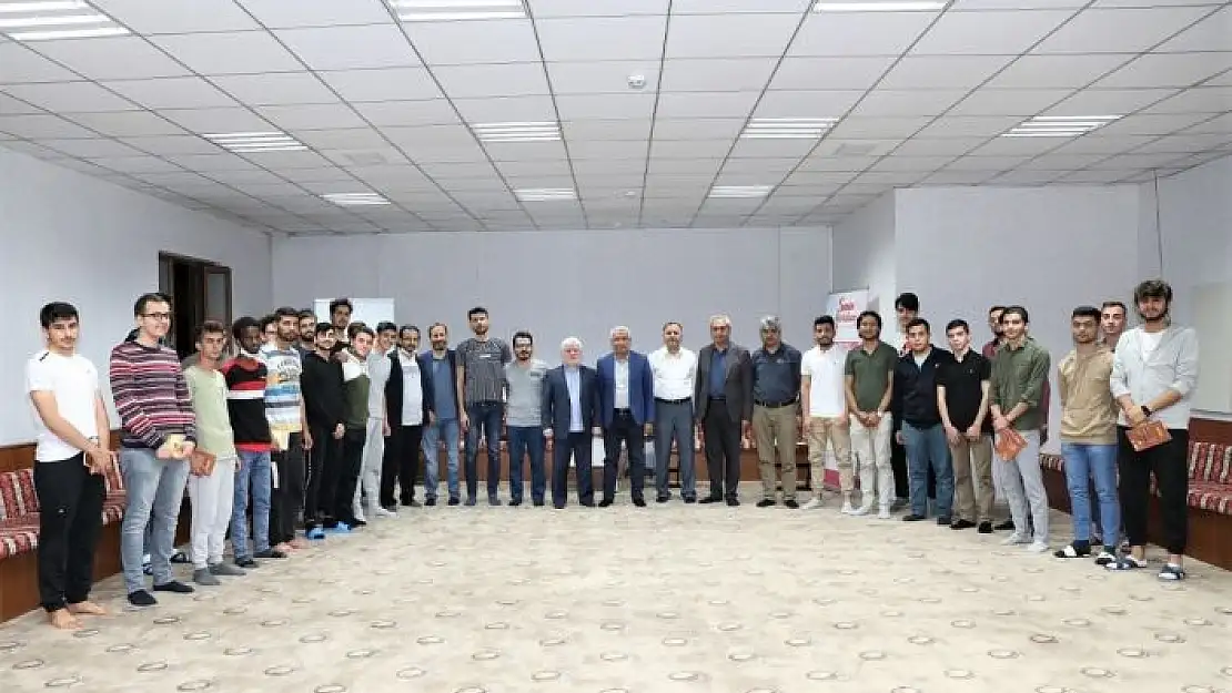 'Başkan Güder´den öğrencilere altın öğütler'