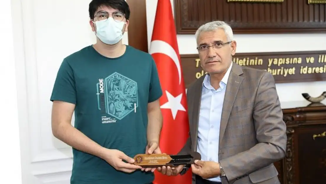 'Başkan Güder dünya birincisi Balaban´ı ağırladı'