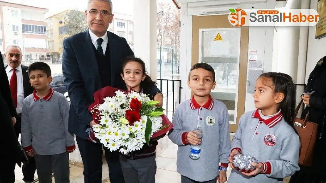 Başkan Güder karne dağıttı