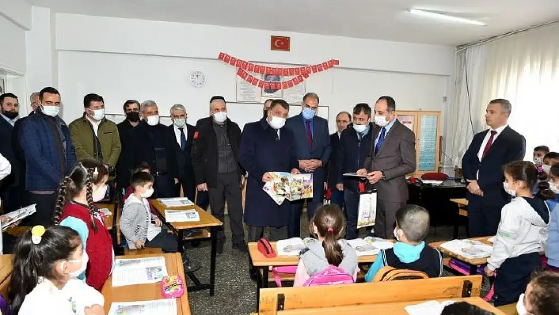 'Başkan Gürkan´dan öğrencilere hediye'