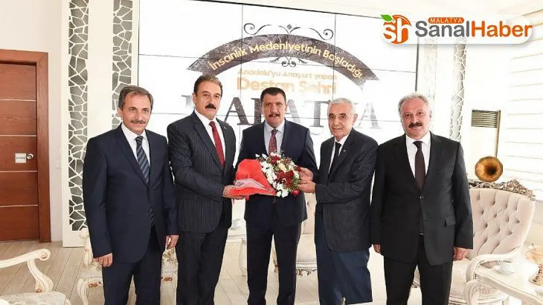 Başkan Gürkan, esnafları makamında ağırladı