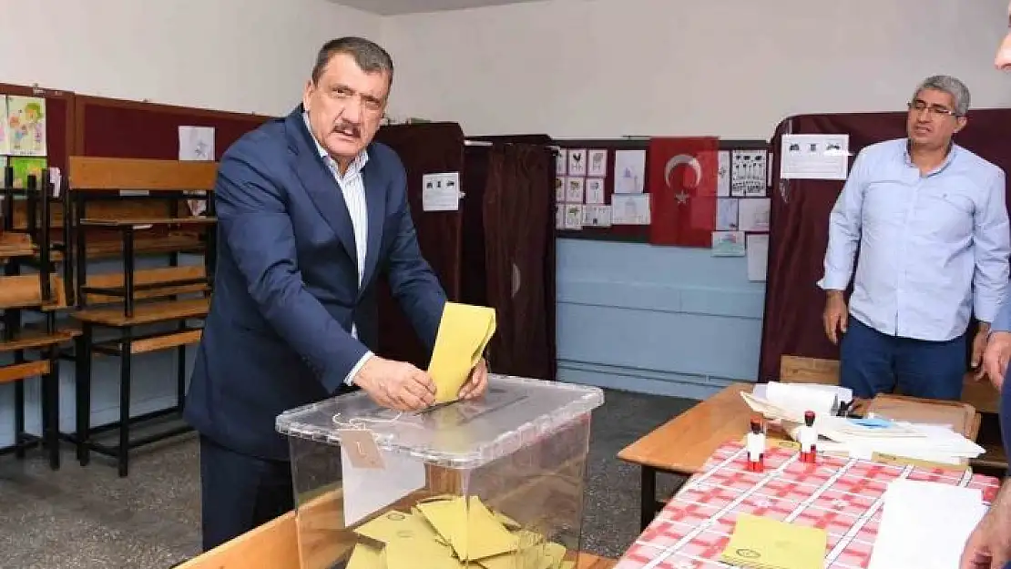 'Başkan Gürkan oyunu kullandı'