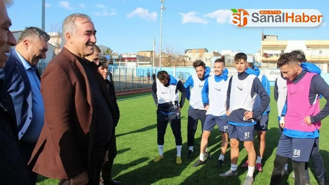 Başkan İbrahim Yusuf Turanlı, sporcularla bir araya geldi