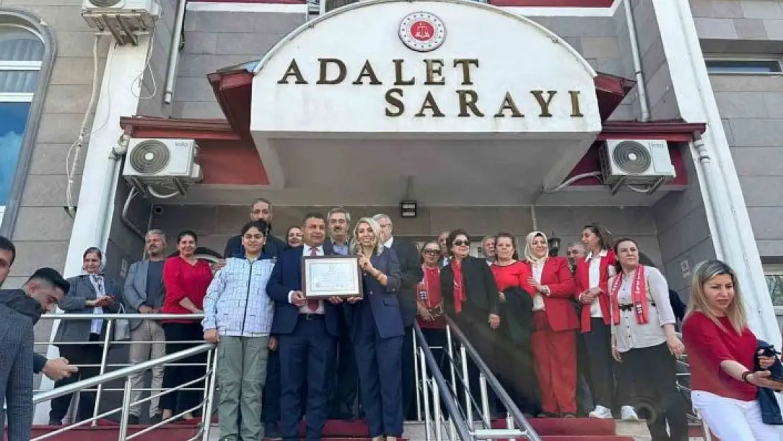 'Başkan İskender Yıldırım mazbatasını aldı'