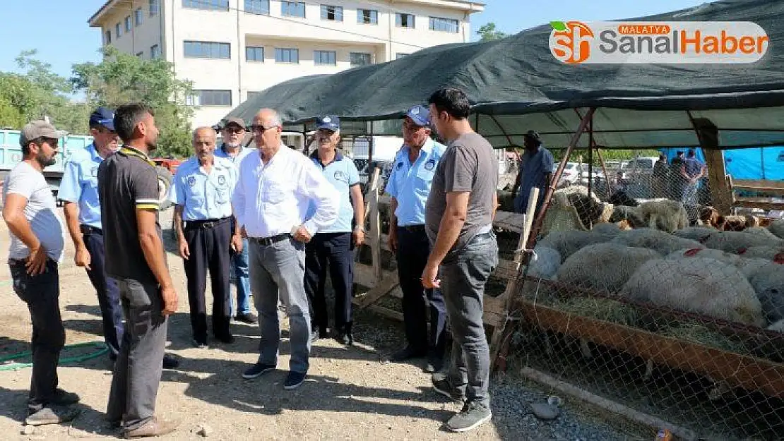 Başkan Karadağ hayvan pazarını denetledi