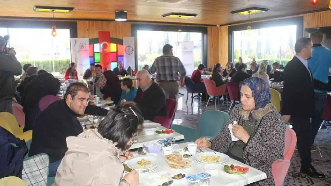 'Başkan Kılınç, engelliler ile bir araya geldi'