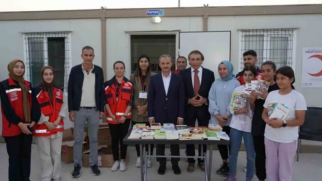 'Başkan Kılınç, kitap bağış kampanyasında öğrencilerle bir araya geldi'