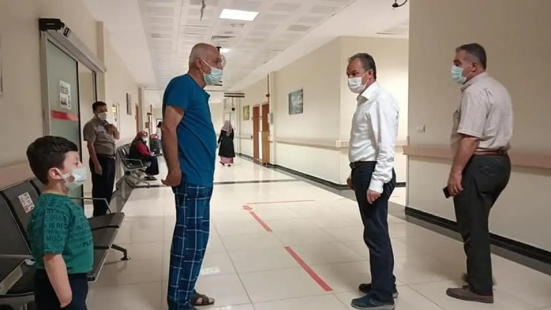 'Başkan Kılınç´tan sağlıkçılara ve hastalara moral ziyareti'