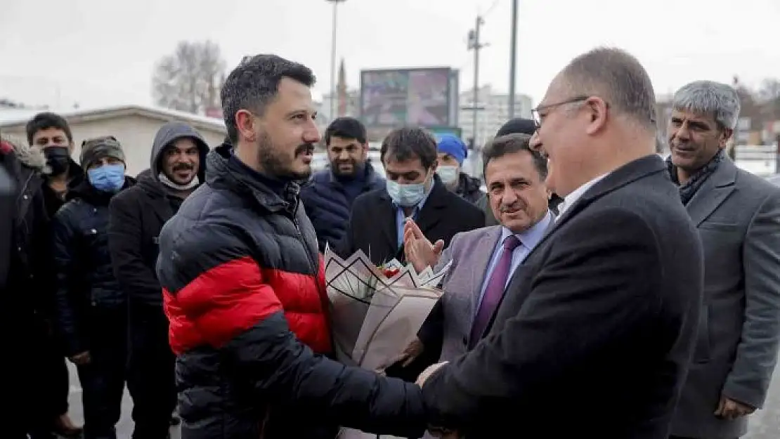 'Başkan zam yaptı, işçiler böyle teşekkür etti'