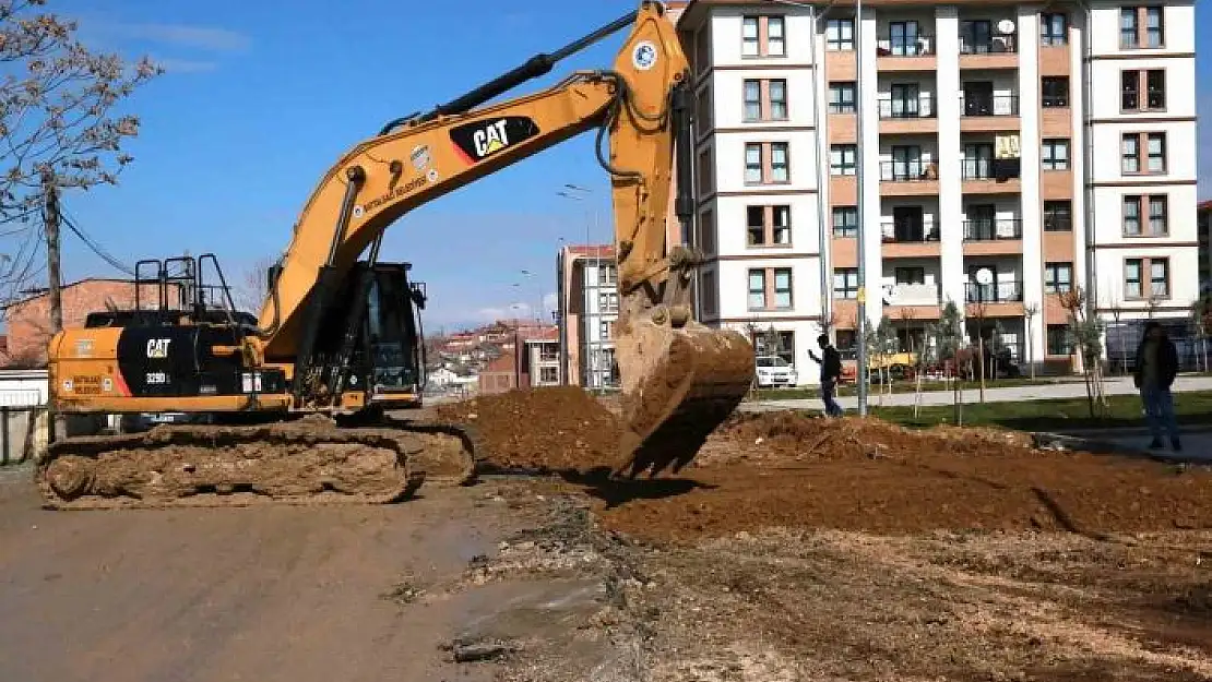 'Battalgazi Belediyesi, yollarda altyapı sağlamlaştırma çalışmaları gerçekleştirdi'