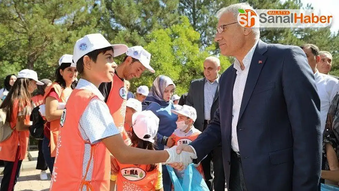 Battalgazi'de 169 ülke ile birlikte aynı zamanda çevre temizliği yapıldı