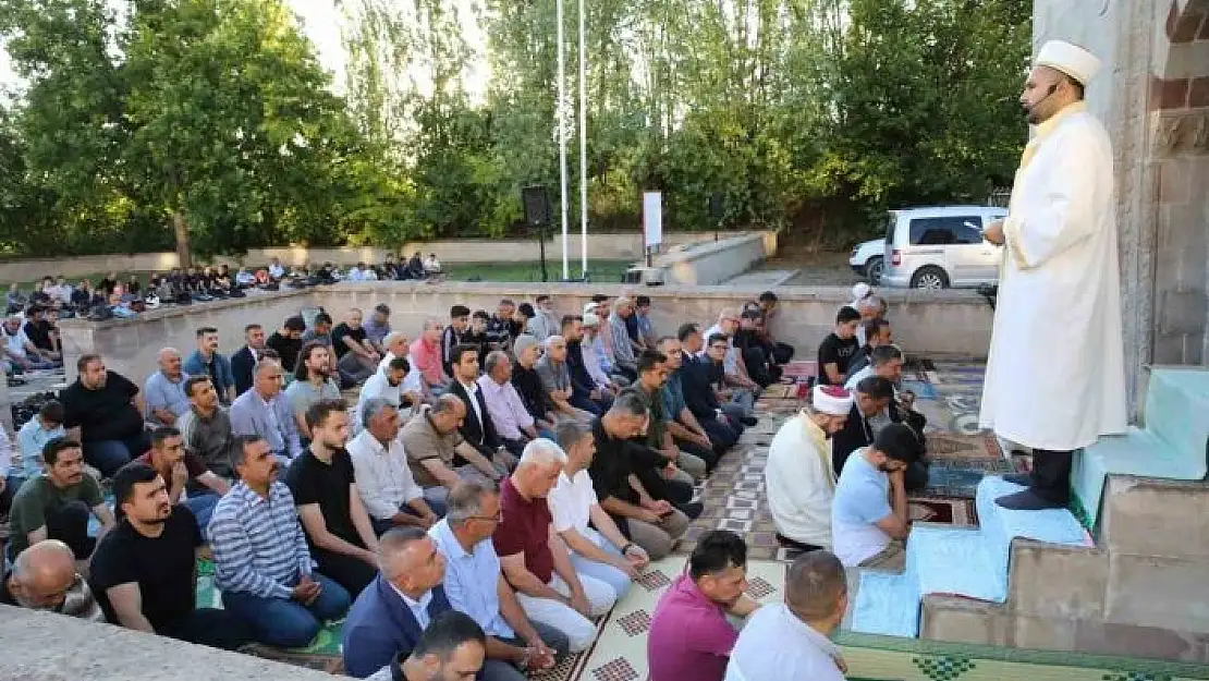 'Battalgazi´de Kurban Bayramı Namazı Namazgah´ta kılındı'