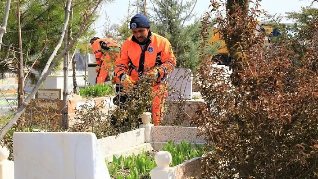 'Battalgazi´deki mezarlıklarda ramazan temizliği'