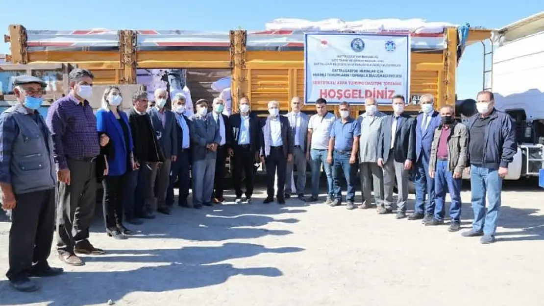 'Battalgazi´deki üreticilere sertifikalı arpa tohumu dağıtıldı'