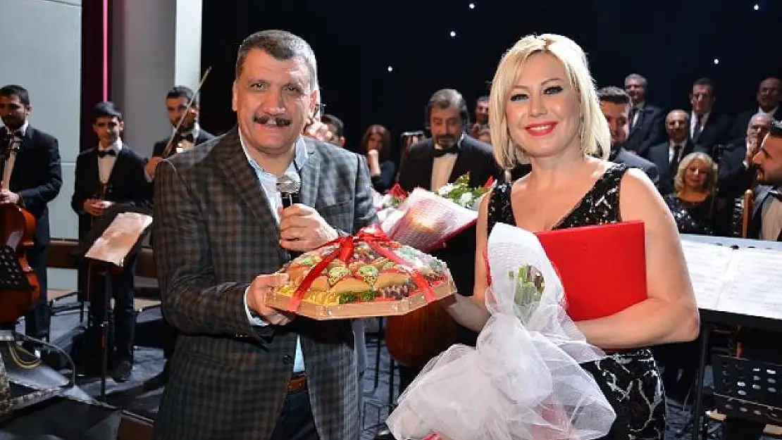 ÖMÜRLÜK ŞARKILAR KONSERİ GERÇEKLEŞTİRİLDİ